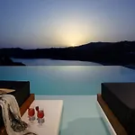 Wonderful Chrysta * Mykonos Town